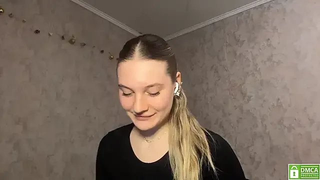 Jolievic — Biggest smile and blow kiss