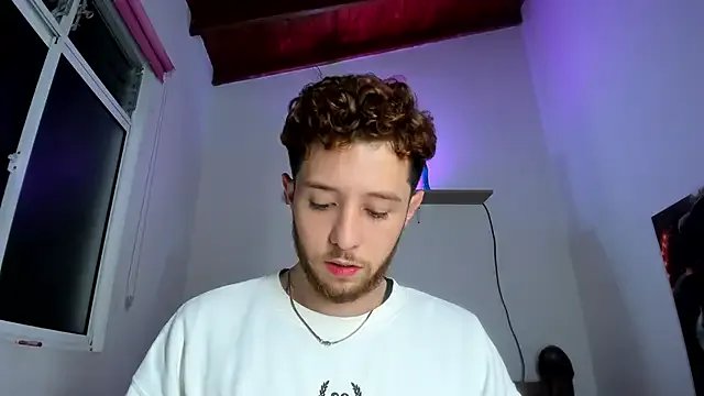 Juan_Castano on StripChat