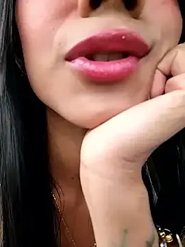 Offline Juliana_Xander on StripChat