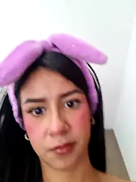 Offline Juliana_Xander on StripChat