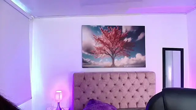 Julianaa_Castro_ on StripChat