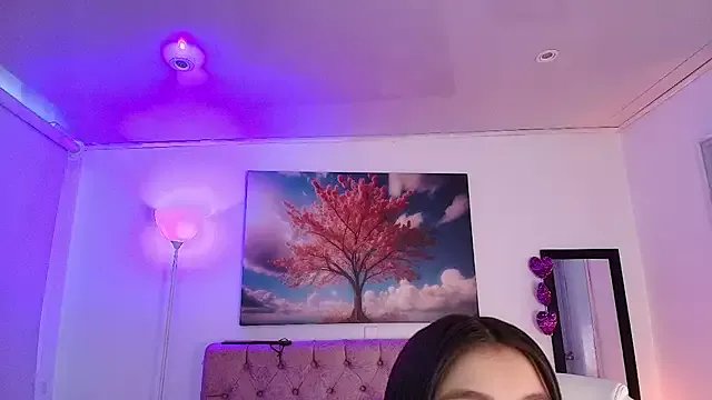 Julianaa_Castro_ on StripChat