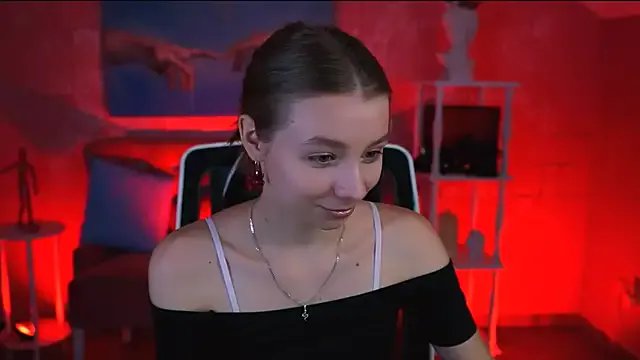 JulieDaniel on StripChat