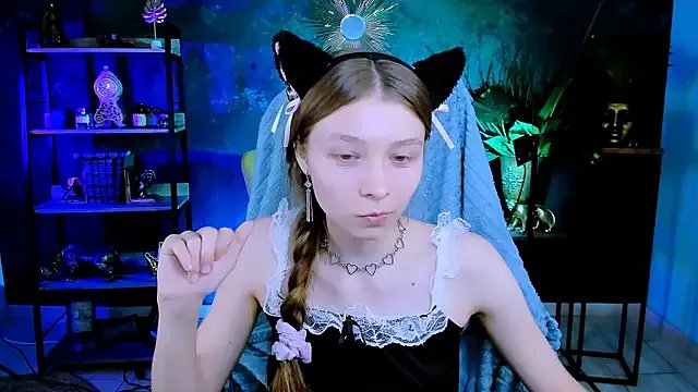 JulieDaniel on StripChat