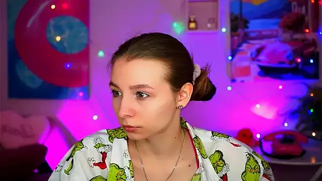 JulieDaniel on StripChat