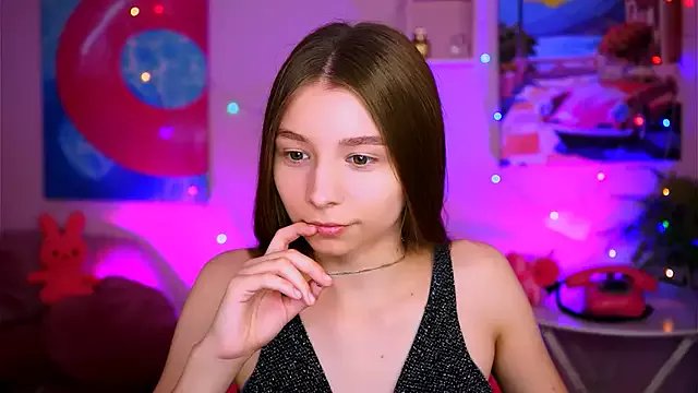 JulieDaniel on StripChat