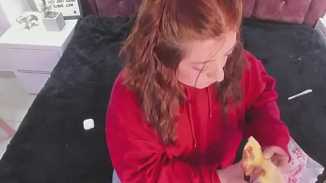 JulietaAlves on StripChat