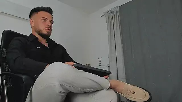 juliusmasters on StripChat