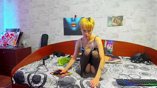 KagamiTayga on StripChat 