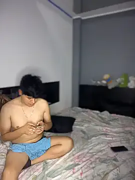Offline Kailertwink on StripChat