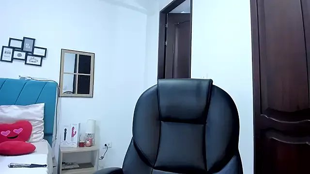 kamila_lopez on StripChat