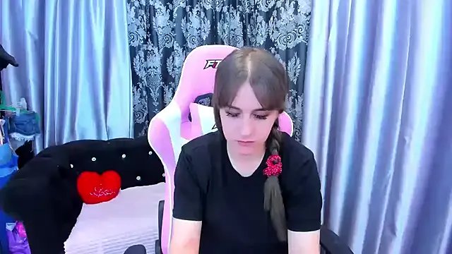 KamilaFoxy on StripChat