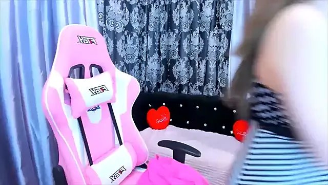 KamilaFoxy on StripChat