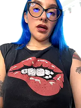 Offline kaoticblue_ on StripChat