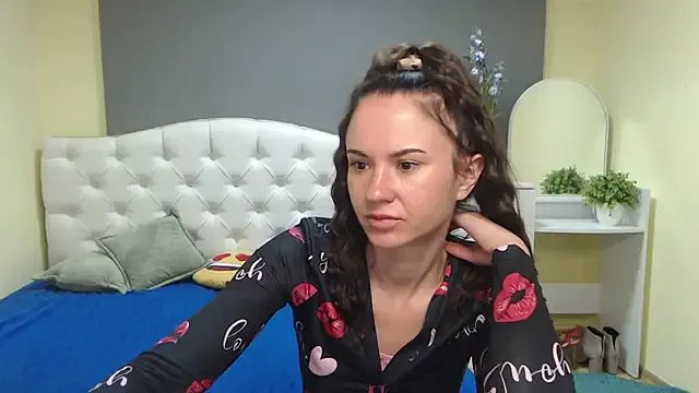 KaraCriegs on StripChat