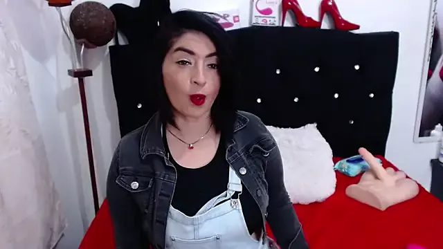 Offline karenlennox1 on StripChat