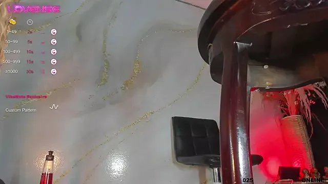 Freechat Karla-Ebony on StripChat