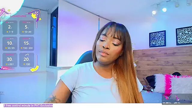 KAROL-SCOTT on StripChat