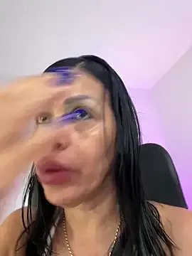 KAROL_RUBI on StripChat