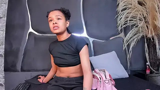 KatalellaAndLayan on StripChat