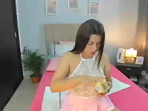 kataleyarios01 on StripChat 