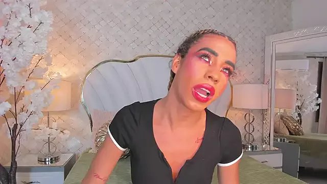 KatalinaMillan on StripChat