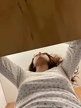 Offline Katee_Jones on StripChat