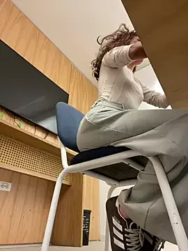 Offline Katee_Jones on StripChat