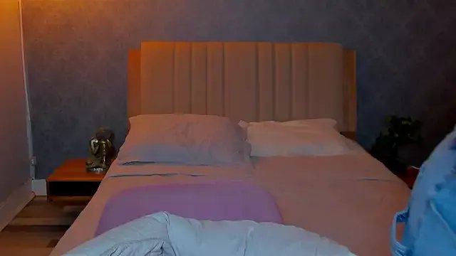 KatherineBond on StripChat