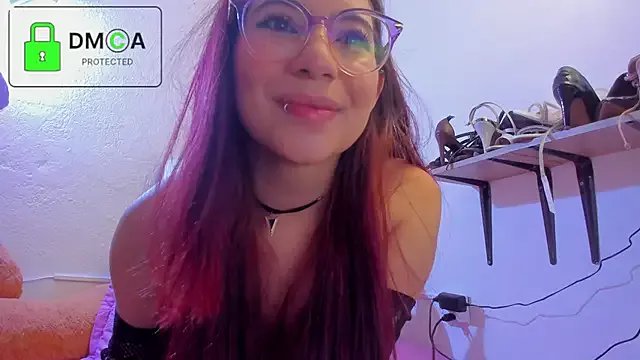 kathryn07 on StripChat