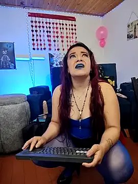 keila_j on StripChat