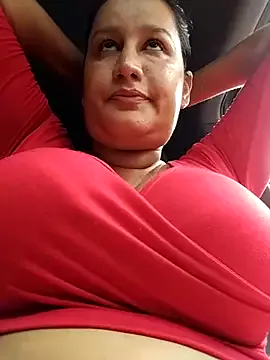 Offline keilymadam on StripChat