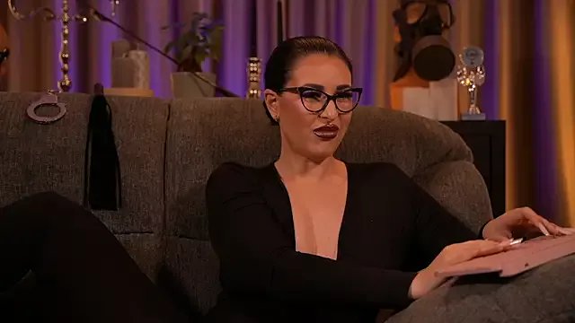 kelly_kent on StripChat