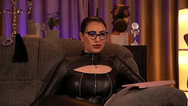 kelly_kent on StripChat