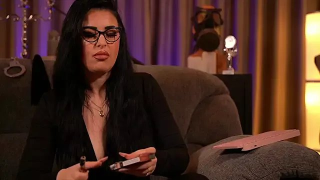 kelly_kent on StripChat