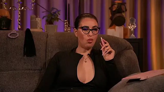 kelly_kent on StripChat