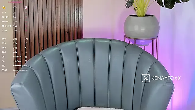 Offline kenayfox on StripChat