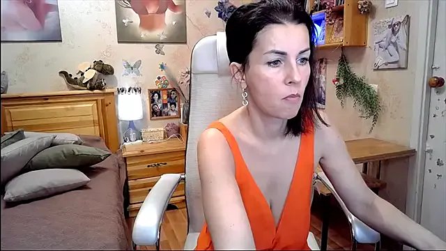 Kendra_Mom — #squirt#spanking#dirtytalk