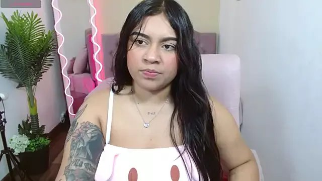 kendra_tay on StripChat