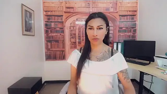 khiara_moretti on StripChat