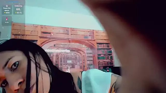 khiara_moretti on StripChat