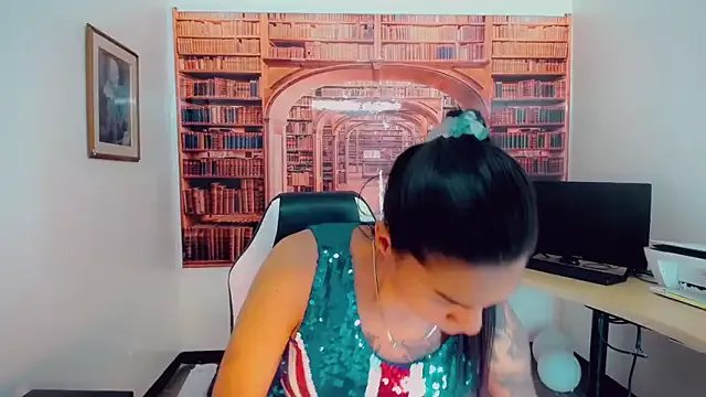 khiara_moretti on StripChat