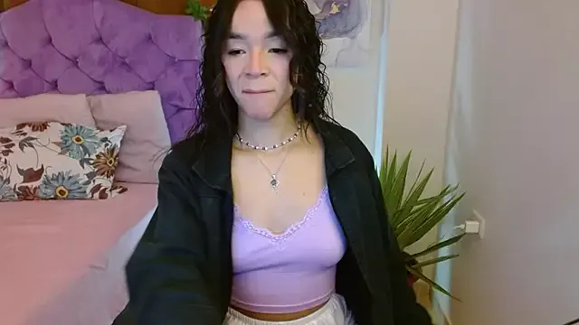 Offline kiarablue on StripChat