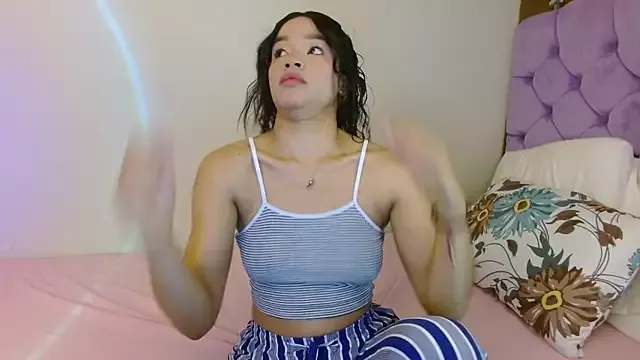 Offline kiarablue on StripChat