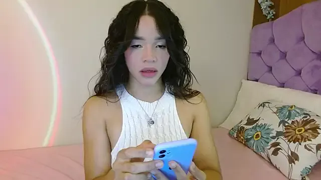 Offline kiarablue on StripChat