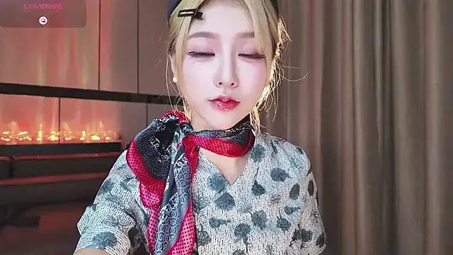 Kiki--2025 on StripChat