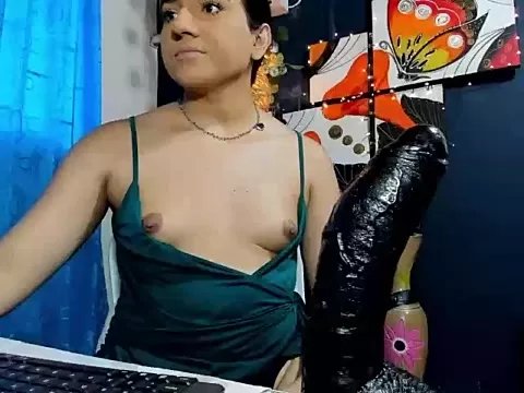 kimbigholles on StripChat