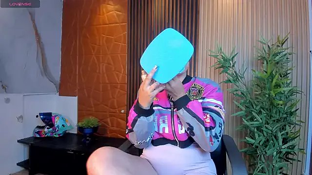 kimbrownn on StripChat