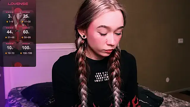 Kimiko__ on StripChat 