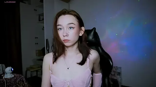 Kimiko__ on StripChat 